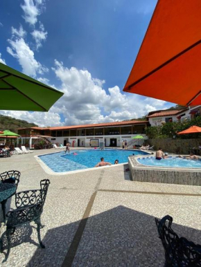 Отель Hotel La Montaña San Gil  Сан Хиль
